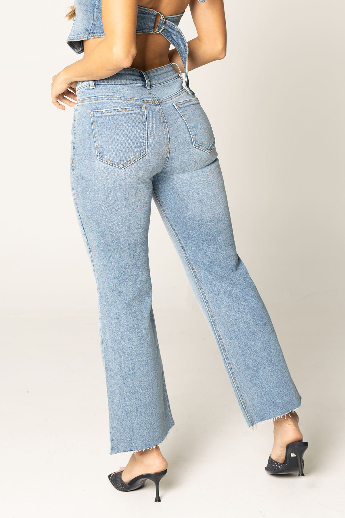 JEAN TIRO ALTO CROP PANT
