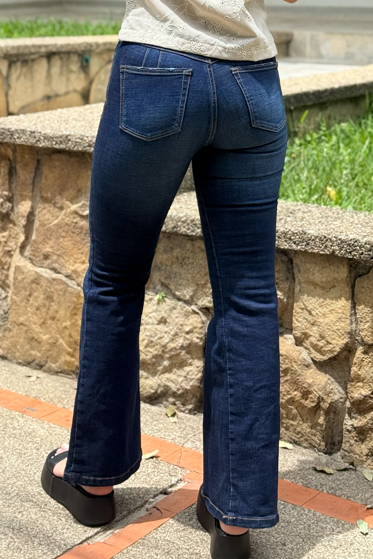JEAN BOTA CAMPANA OSCURO