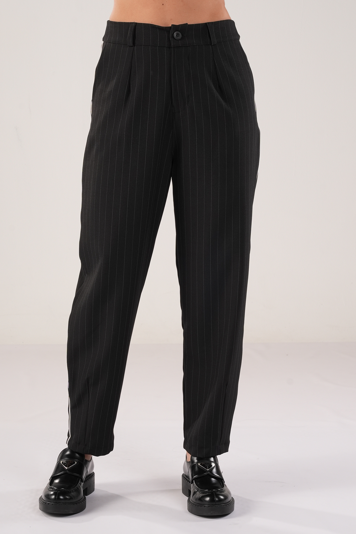 PANTALÓN TIPO BAGGY