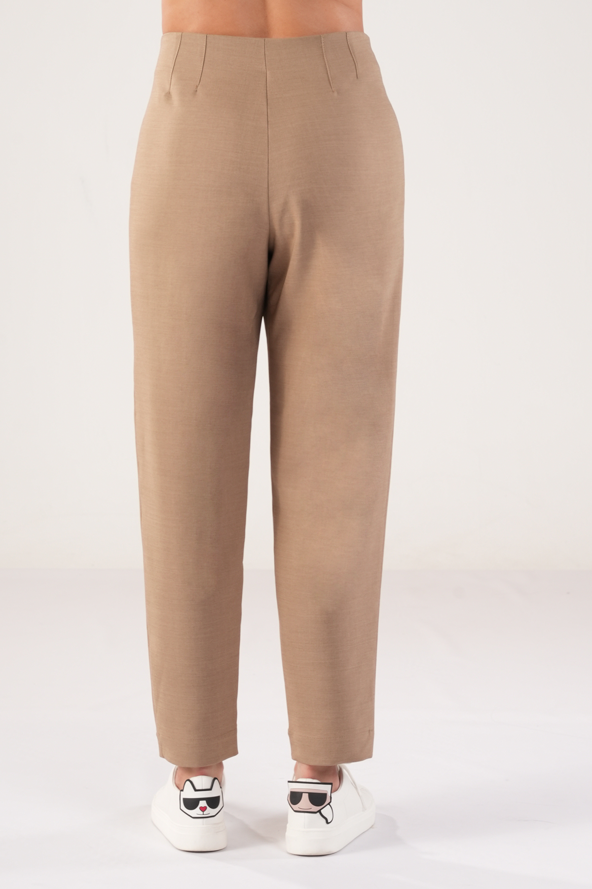PANTALÓN CON PINZAS AVANTI