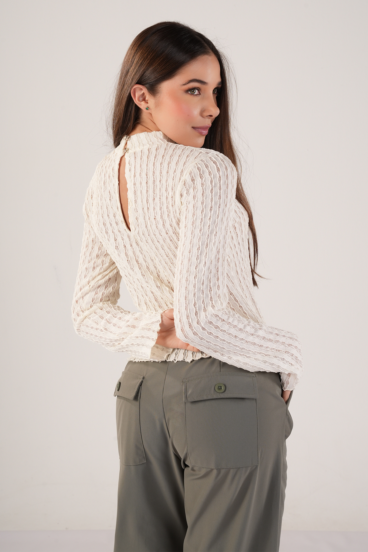 BLUSA MANGA LARGA CUELLO ALTO