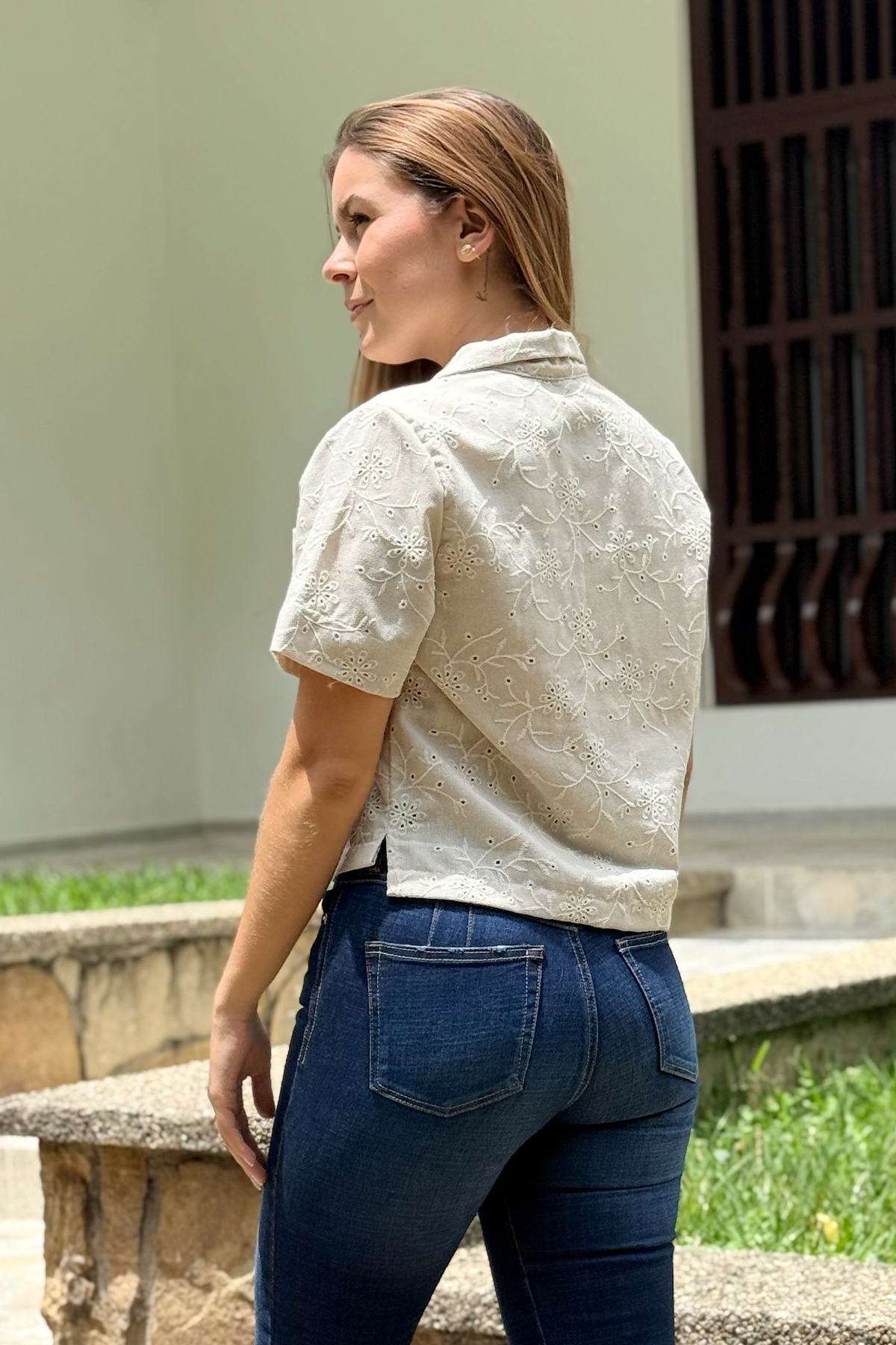 CAMISA CORTA CON CUELLO