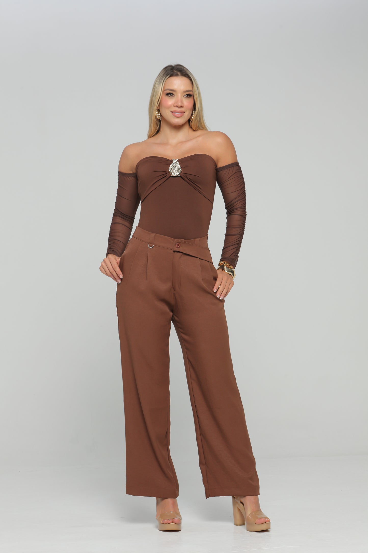 Body Strapless Con Mangas Y Hebilla