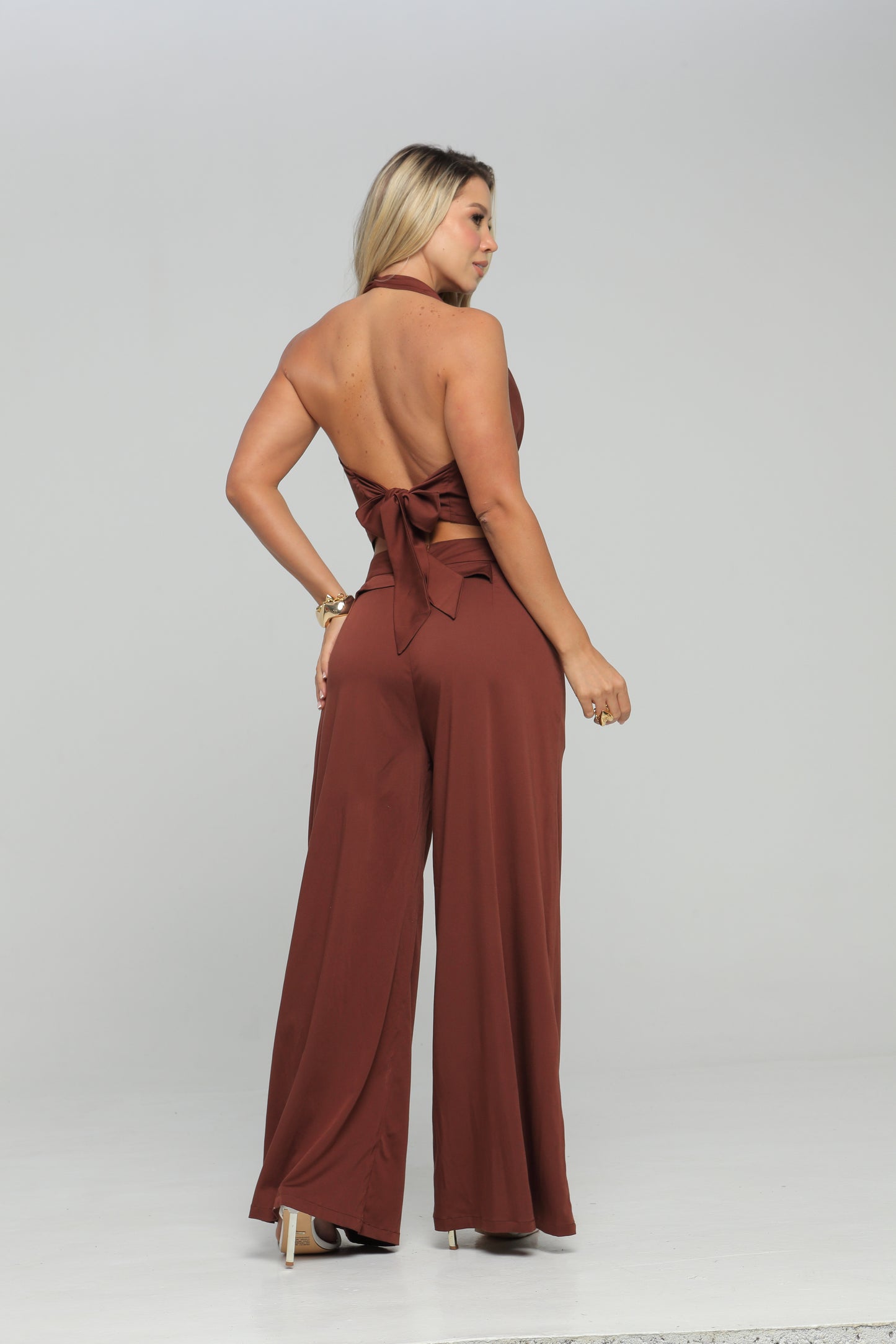 Blusa Drapeada con Escote en Espalda