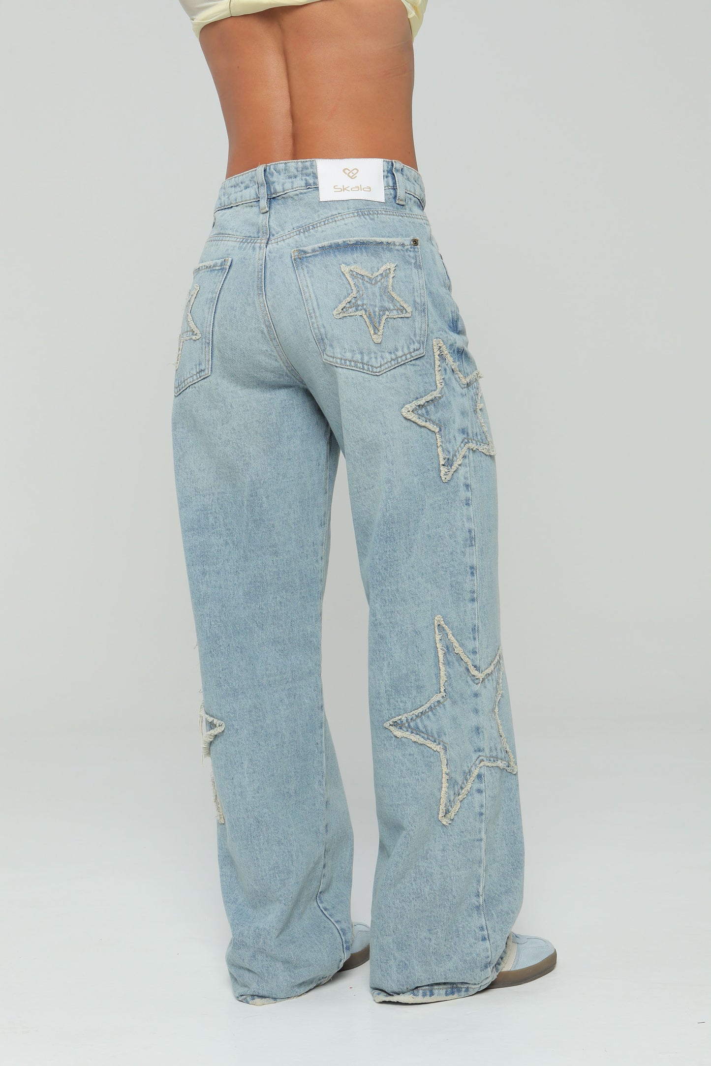 Jeans baggy con estrellas