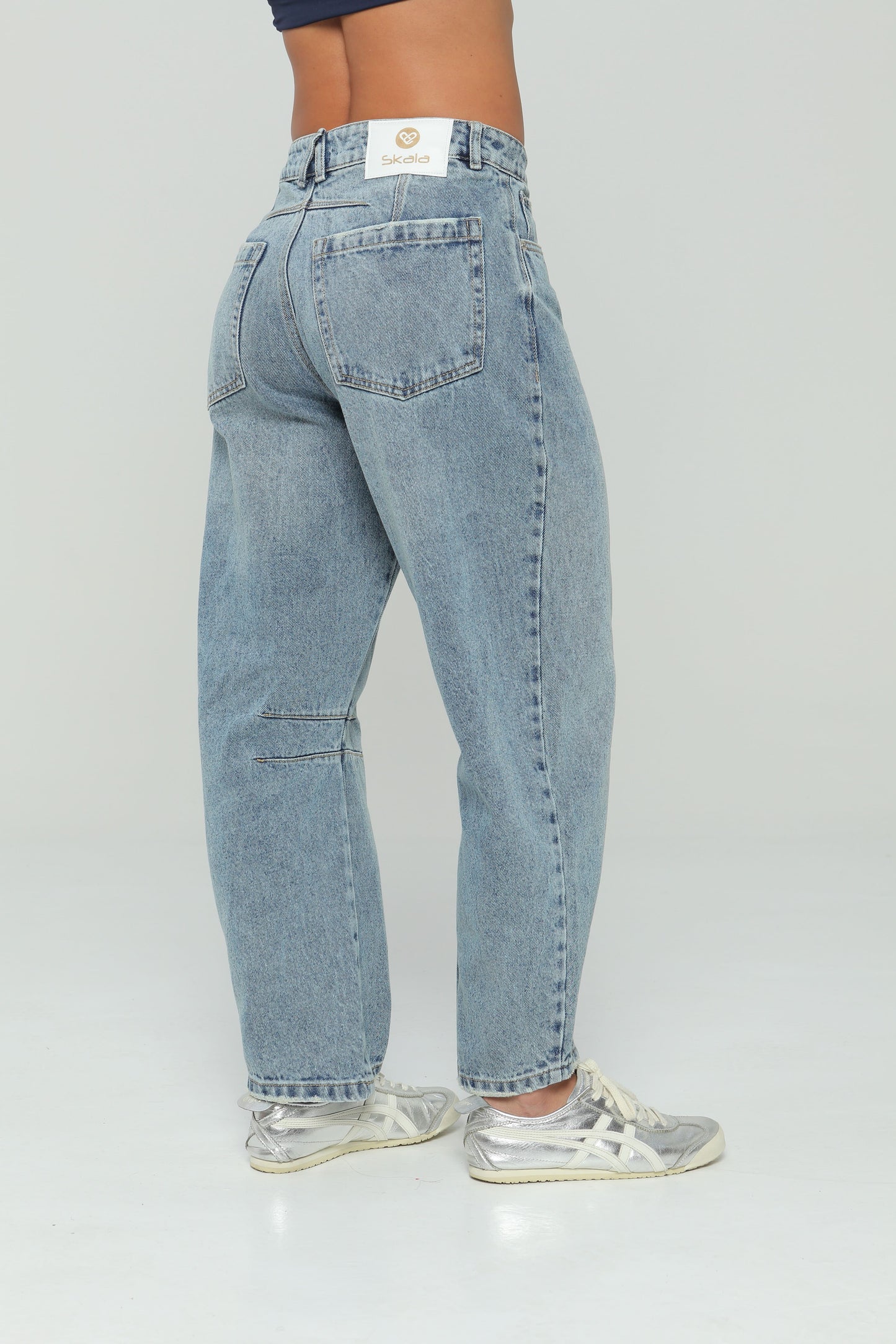 Jeans barrel con pinzas