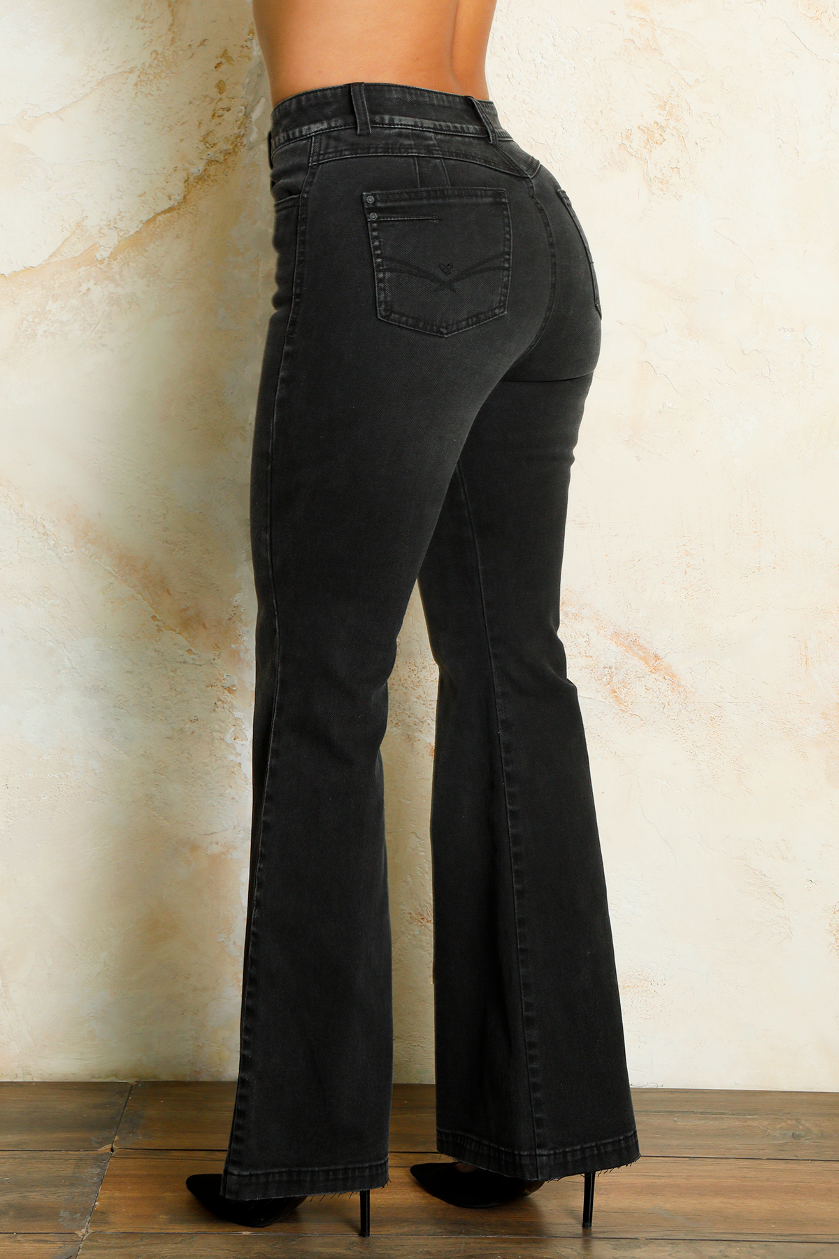 JEANS NEGRO BOTA CAMPANA