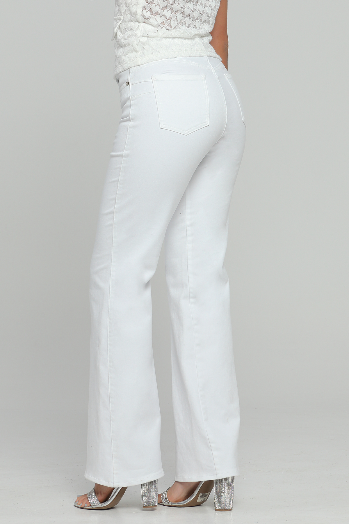 JEAN BOTA CAMPANA BLANCO TIRO ALTO