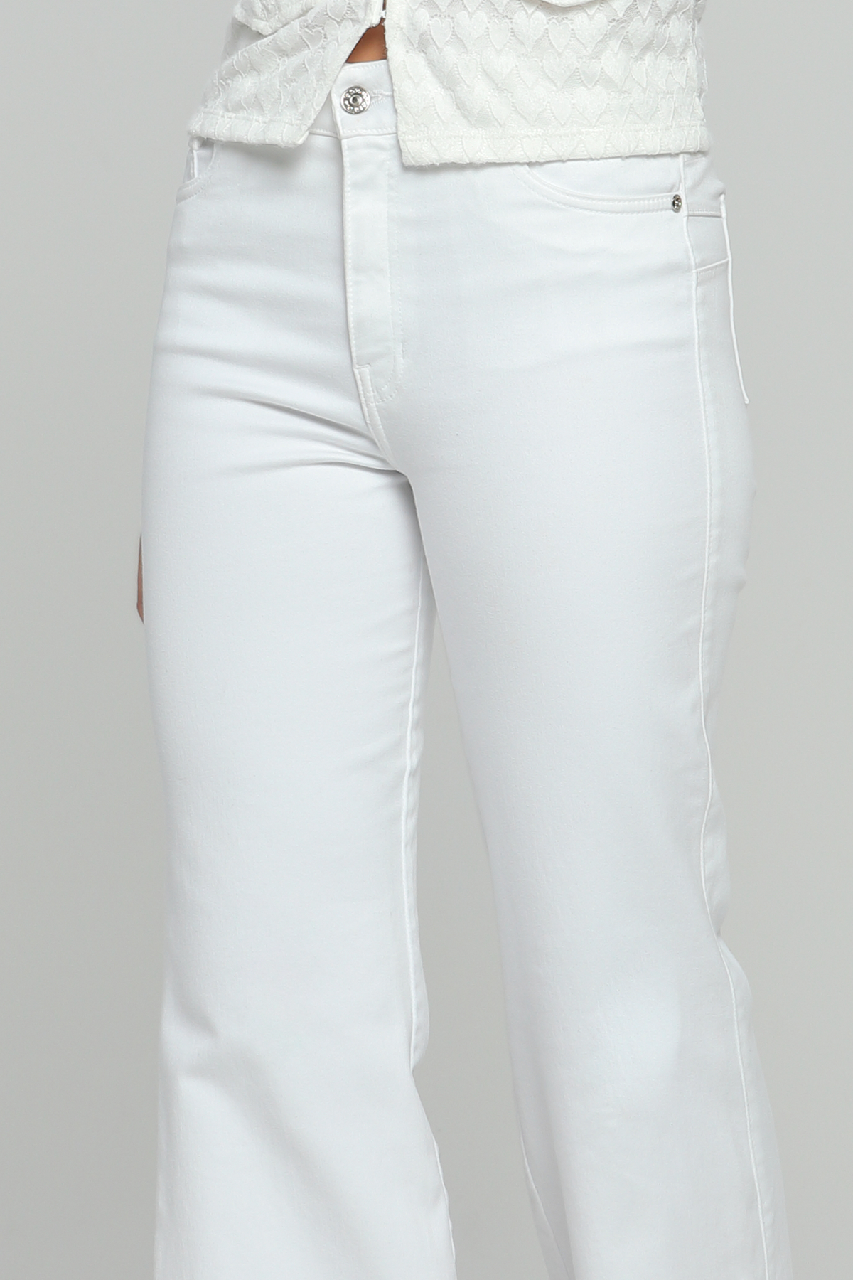 JEAN BOTA CAMPANA BLANCO TIRO ALTO