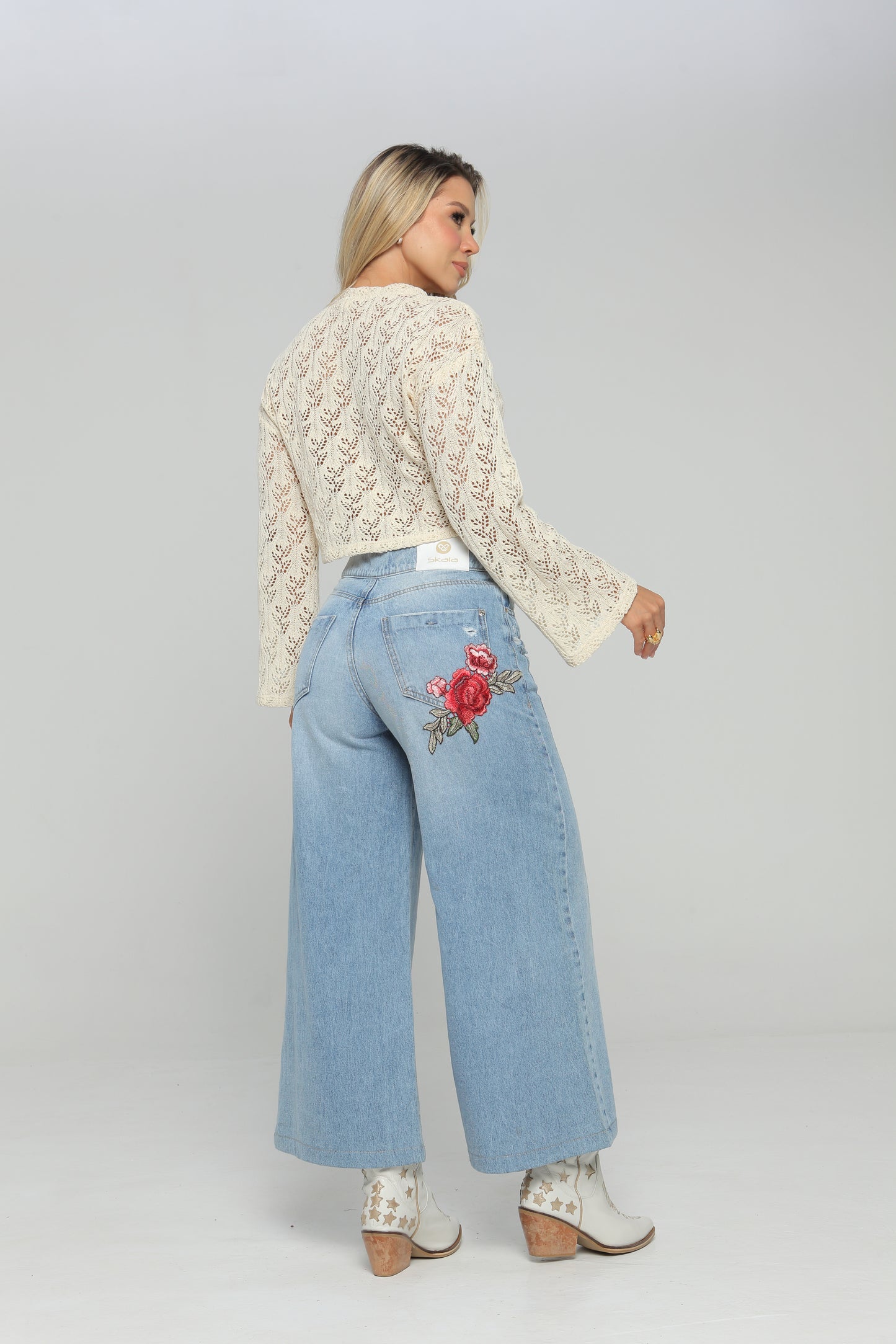 Jean Culotte Tiro Alto Pretina Cruzada Con Aplique Flor