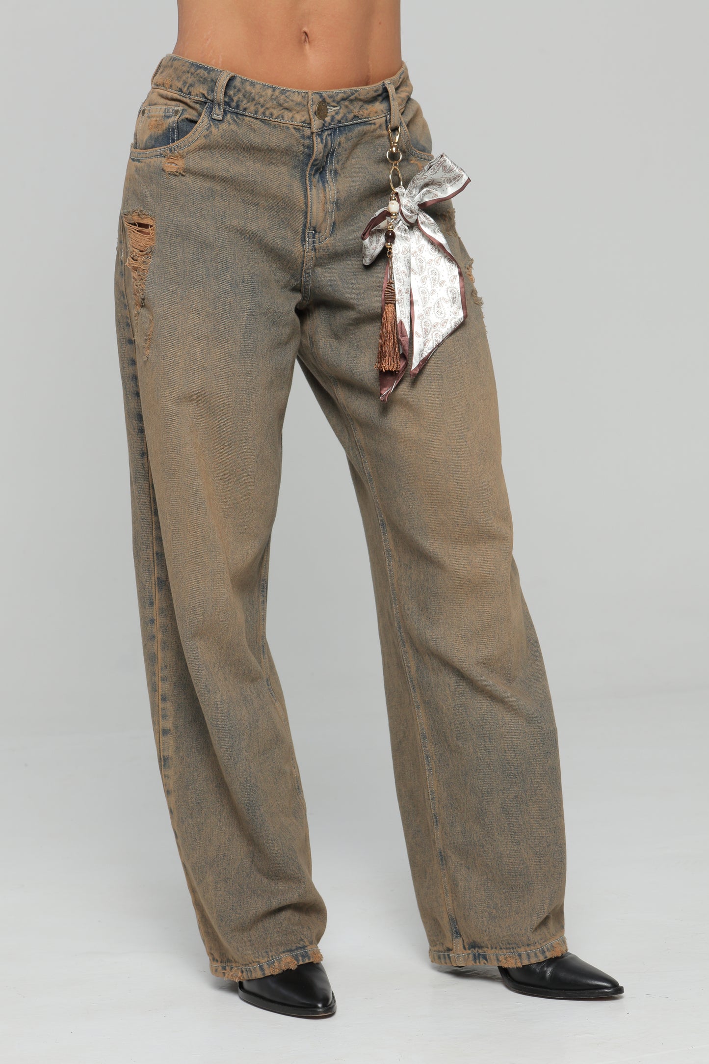 Jean Baggy Tiro Bajo Con Accesorio