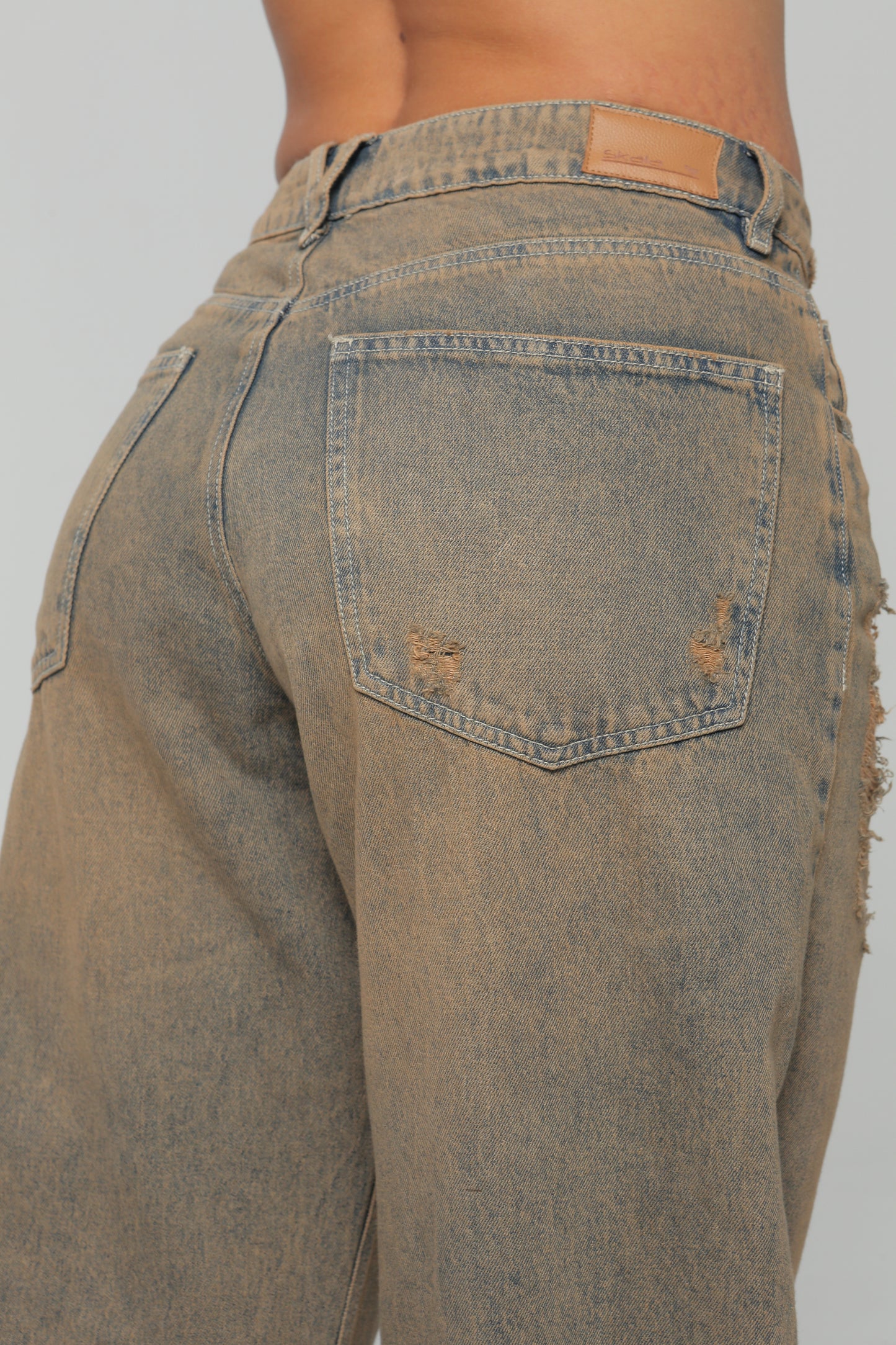 Jean Baggy Tiro Bajo Con Accesorio