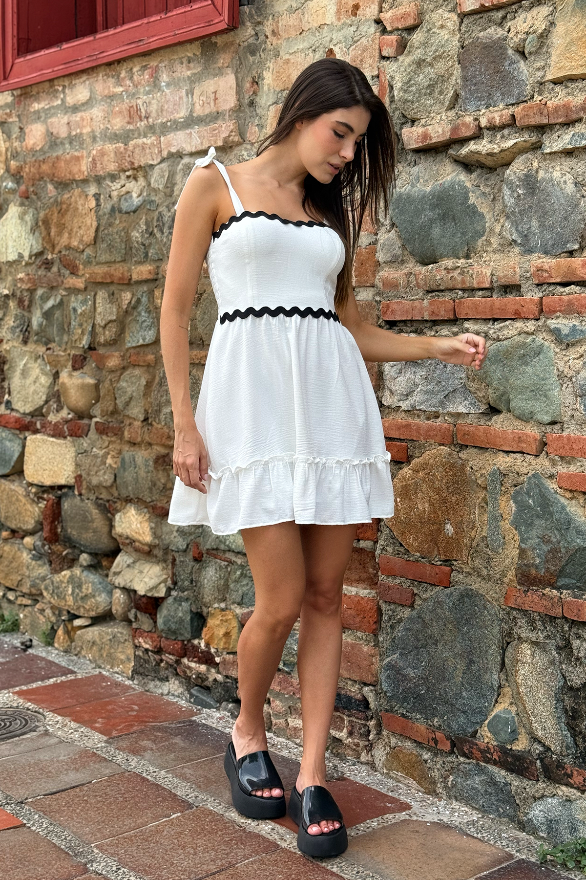 VESTIDO CONTRASTE CORTO