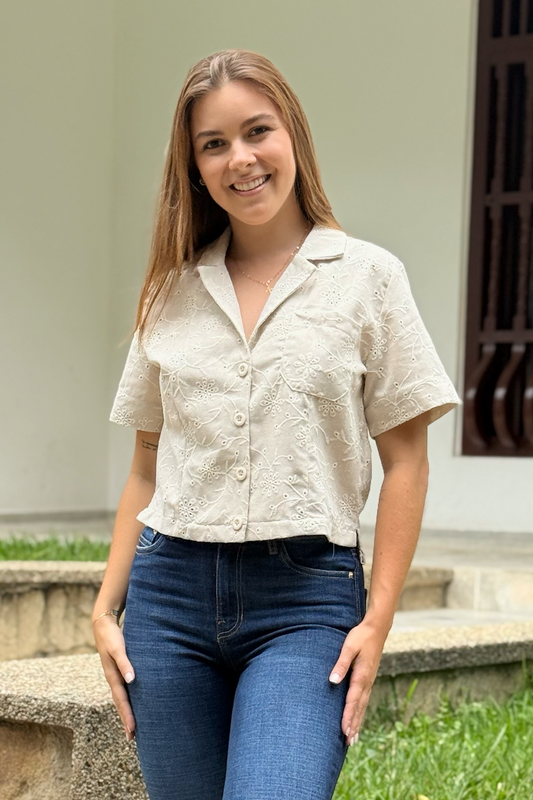 CAMISA CORTA CON CUELLO