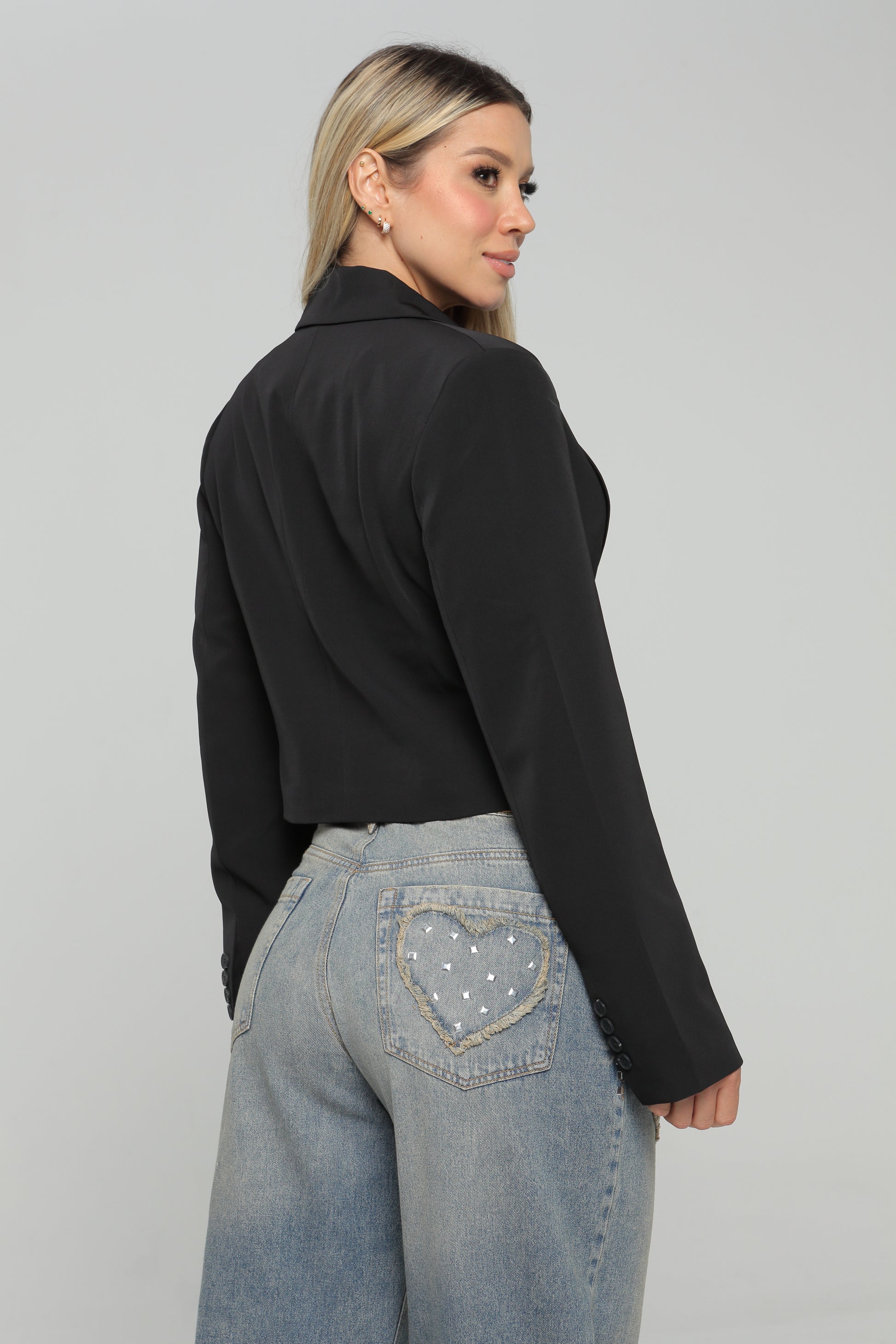 Blazer Corto Cuello Smoking Beige, Negro Skala