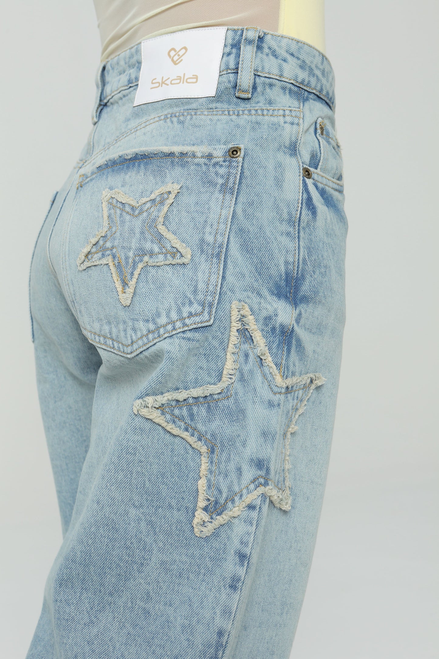 Jeans baggy con estrellas