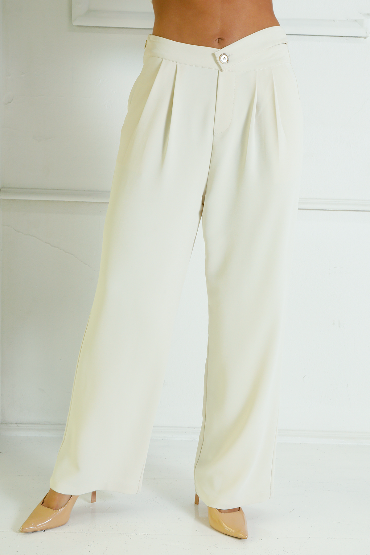 PANTALÓN TIRO ALTO DE PINZAS