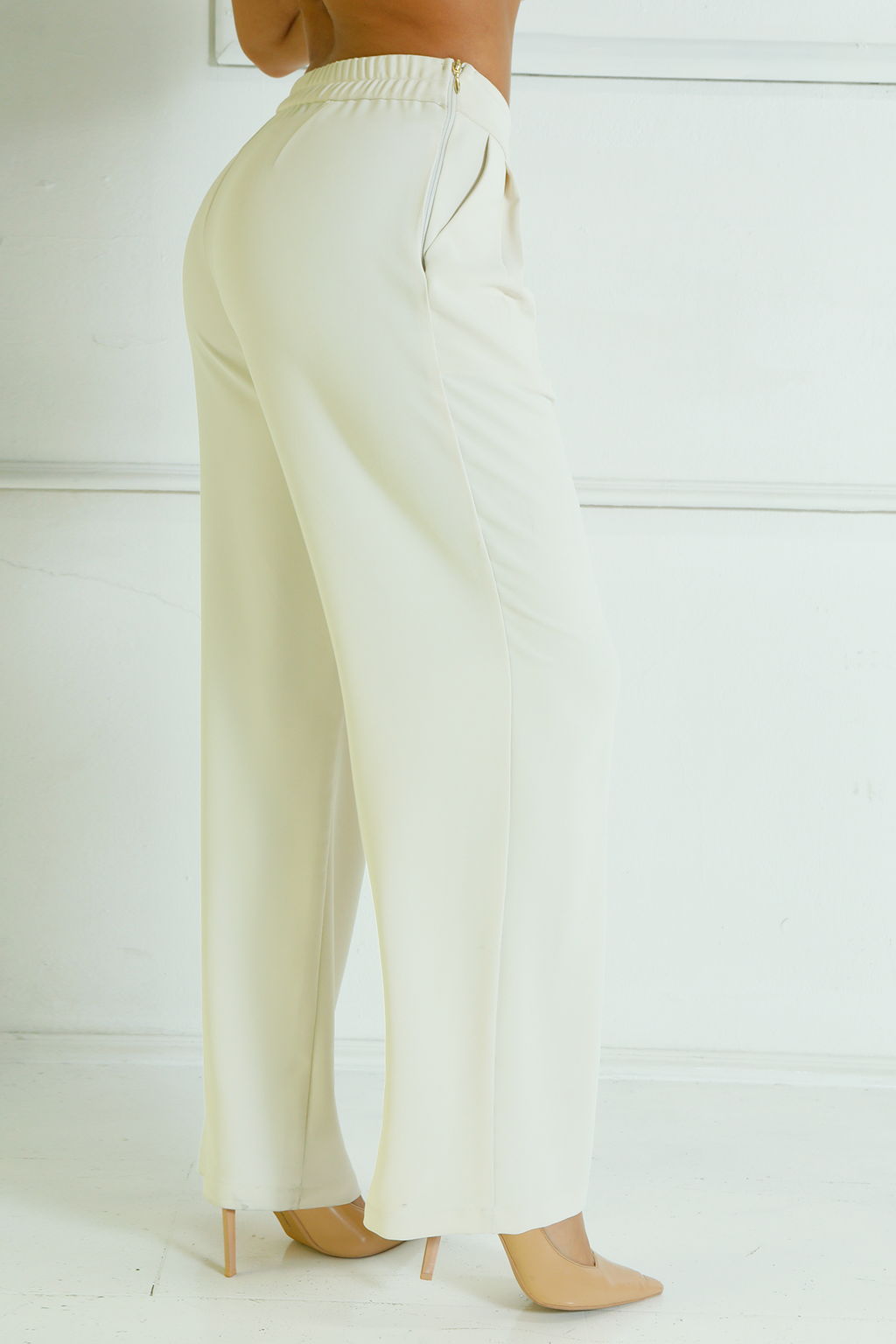 PANTALÓN TIRO ALTO DE PINZAS