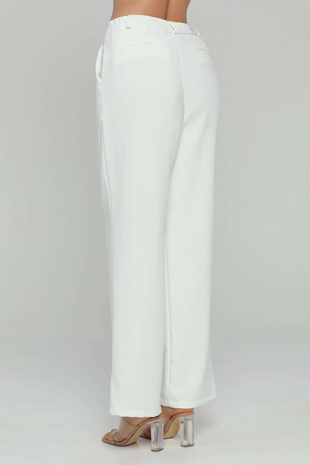 PANTALÓN PINZAS CON RIBETE