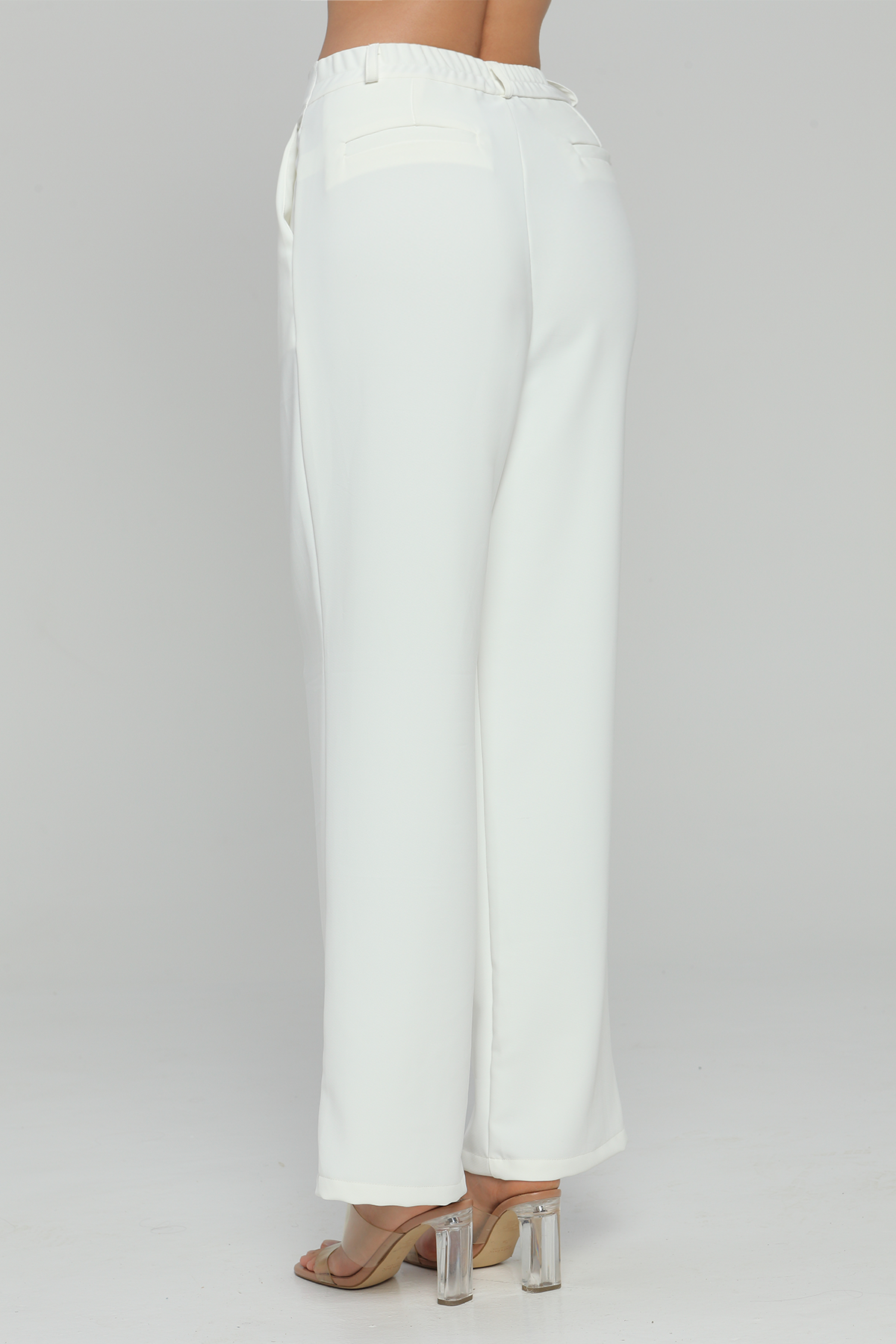 PANTALÓN PINZAS CON RIBETE