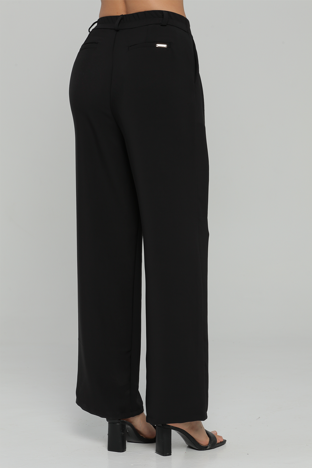 PANTALÓN PINZAS CON RIBETE