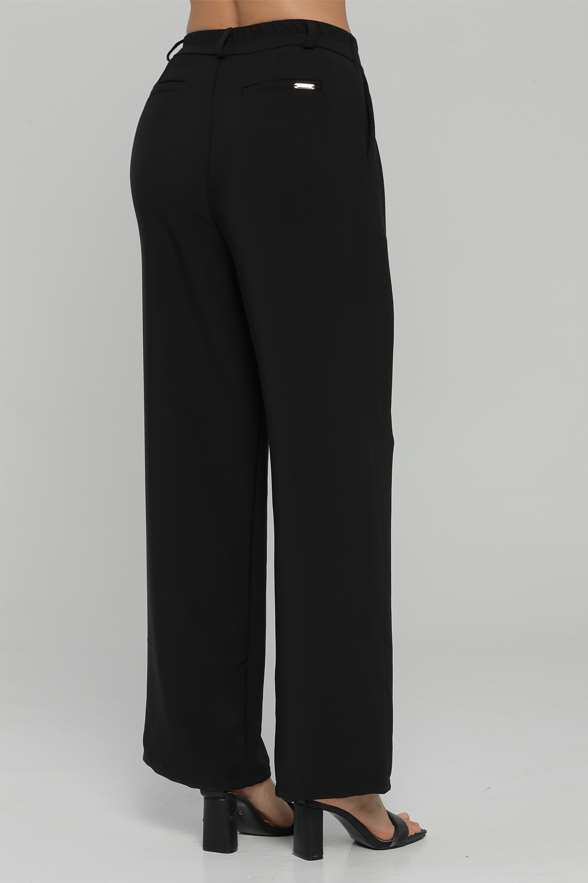 PANTALÓN PINZAS CON RIBETE