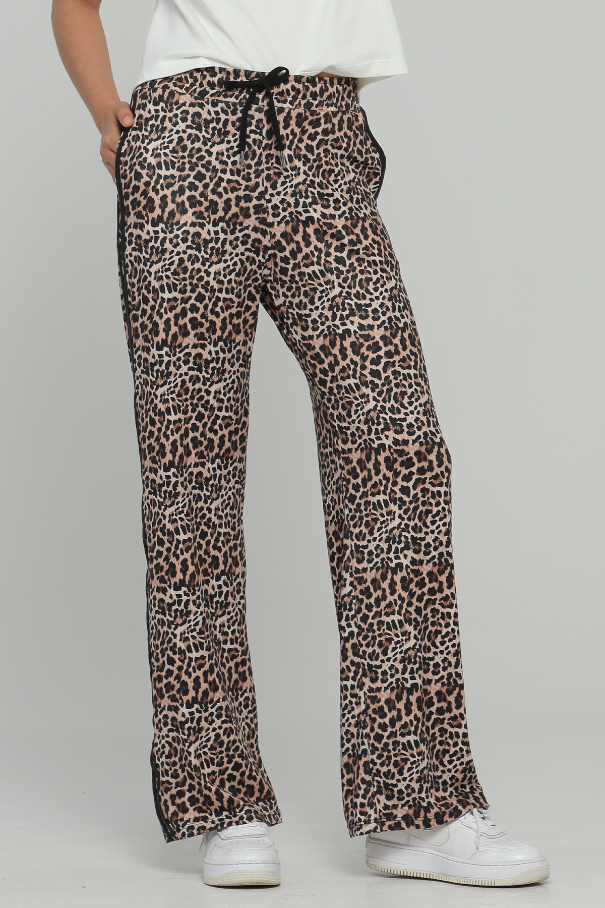 PANTALÓN BOTA RECTA ANIMAL PRINT