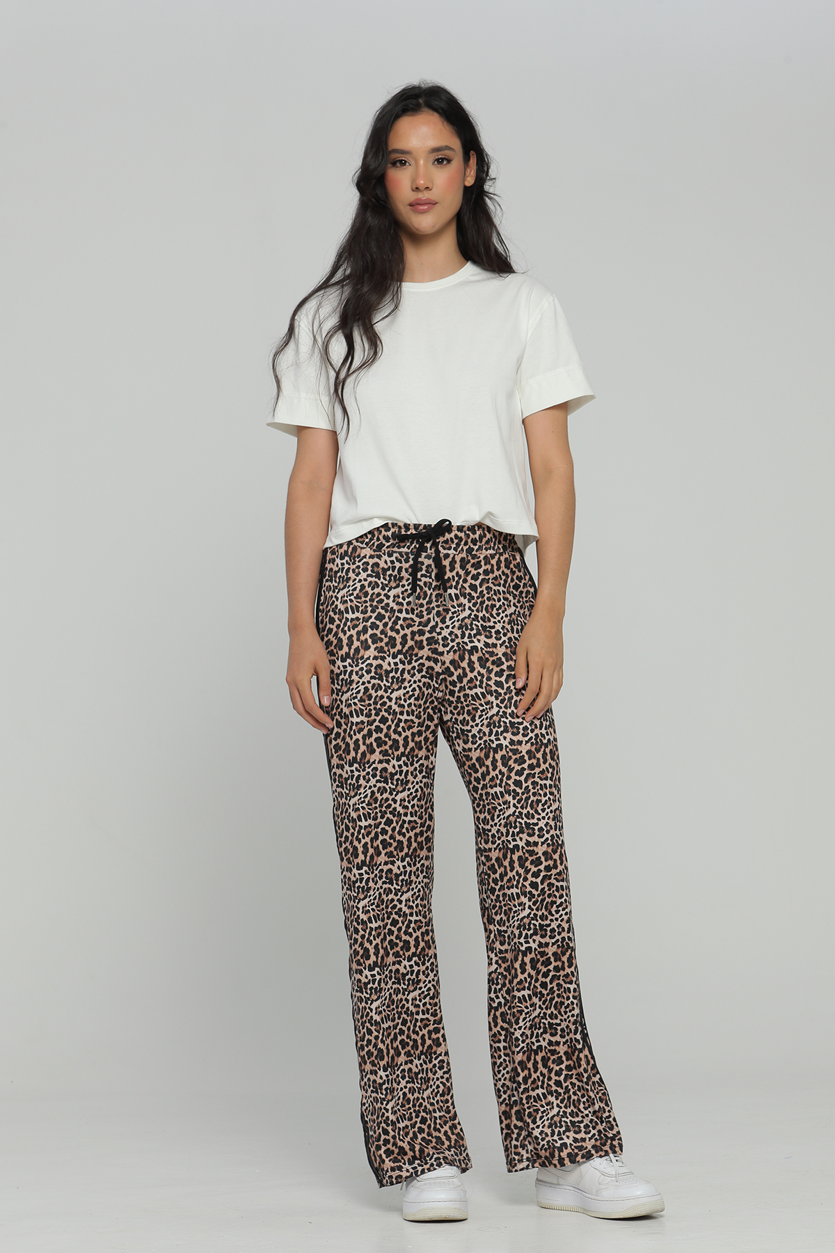 PANTALÓN BOTA RECTA ANIMAL PRINT