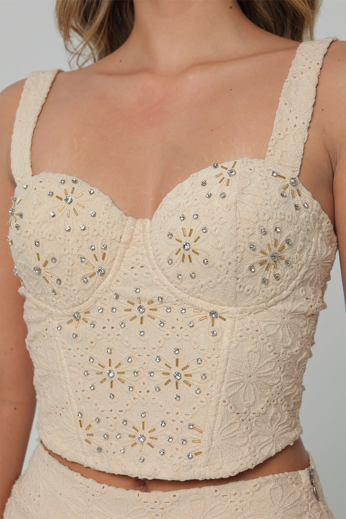 BUSTIER DE TIRAS CON COPAS