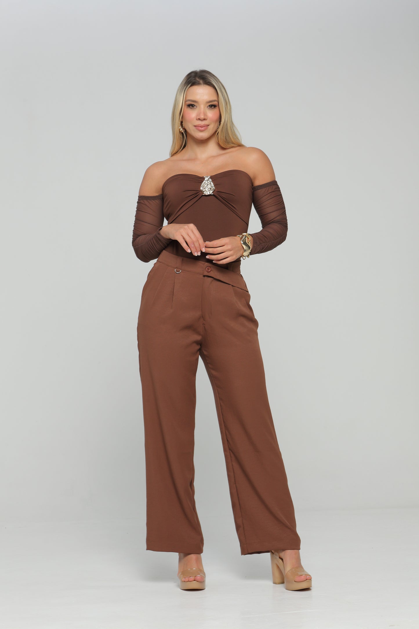 Body Strapless Con Mangas Y Hebilla