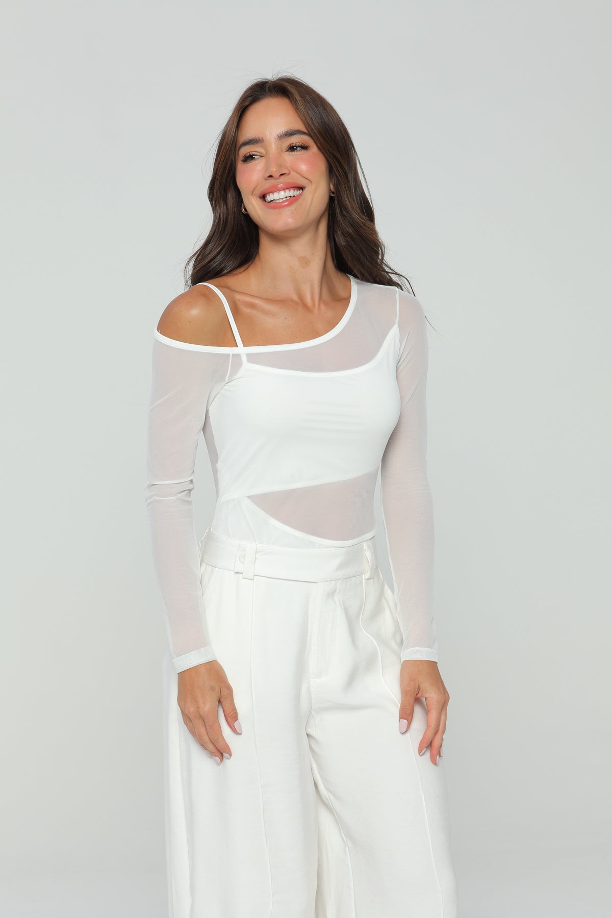 Body Medio Beso de Manga Larga con Transparencias