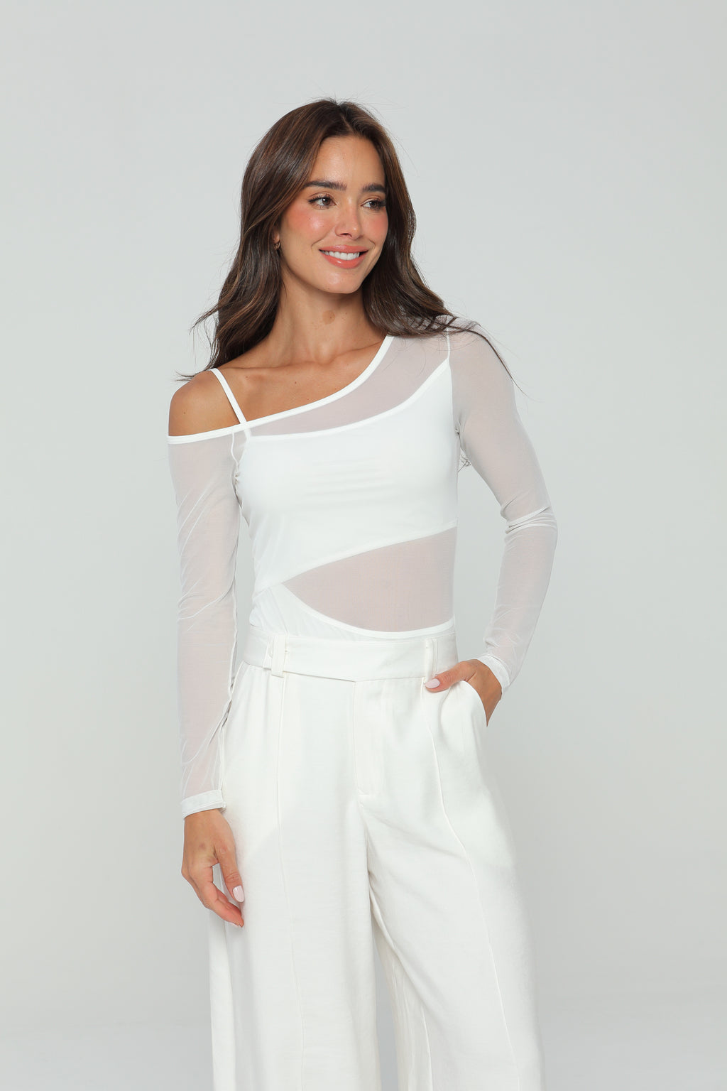 Body Medio Beso de Manga Larga con Transparencias