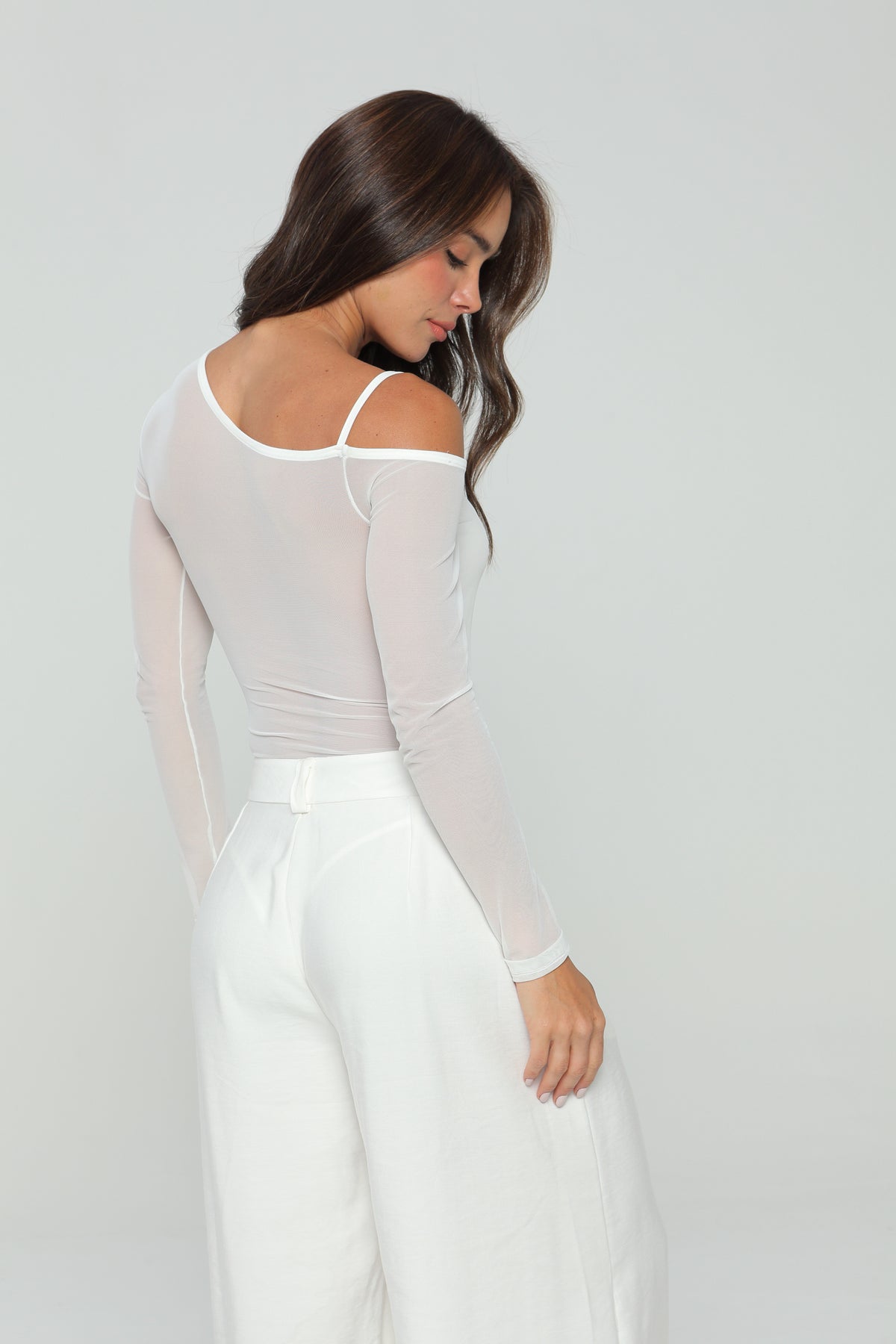 Body Medio Beso de Manga Larga con Transparencias