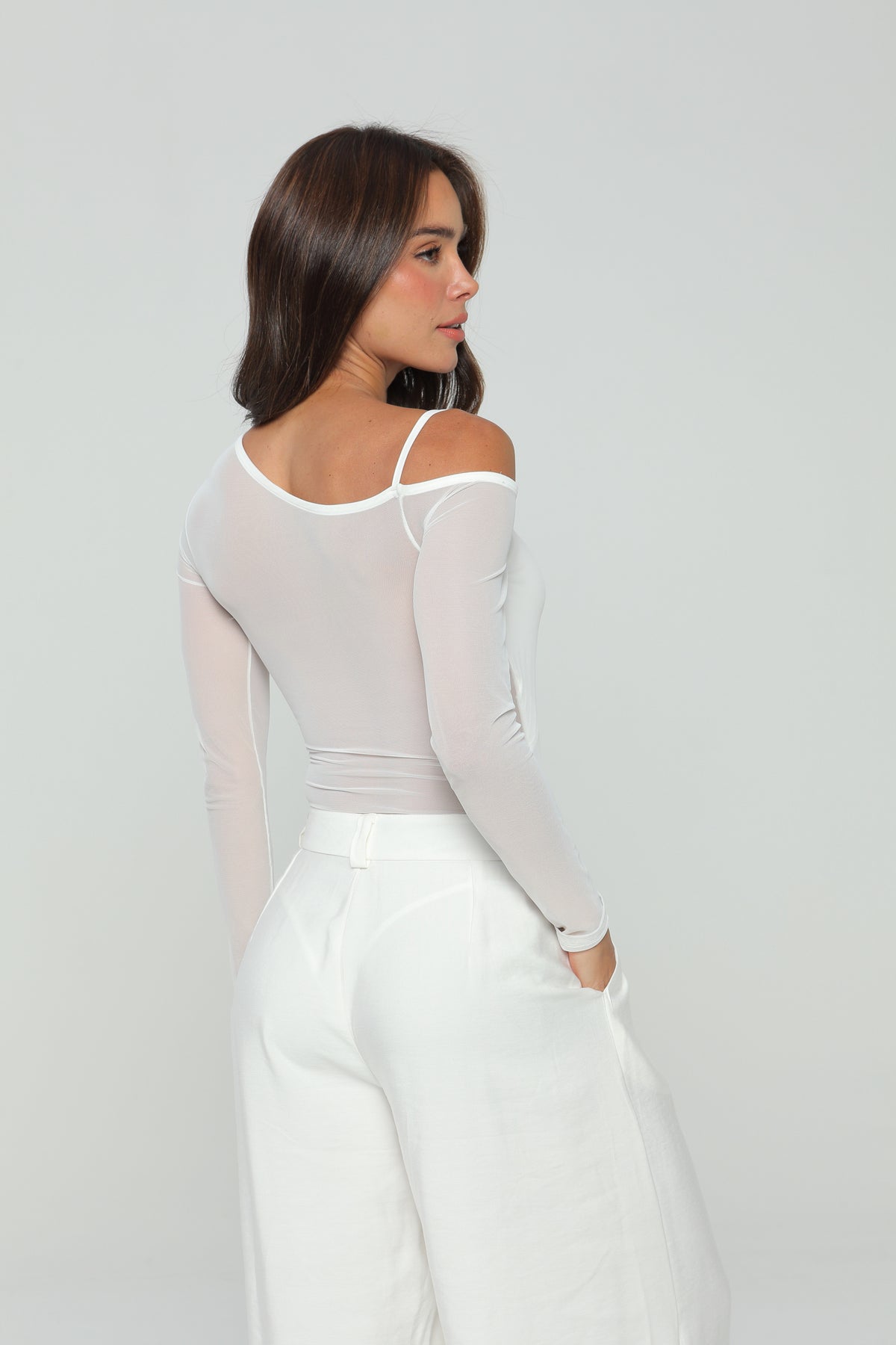 Body Medio Beso de Manga Larga con Transparencias
