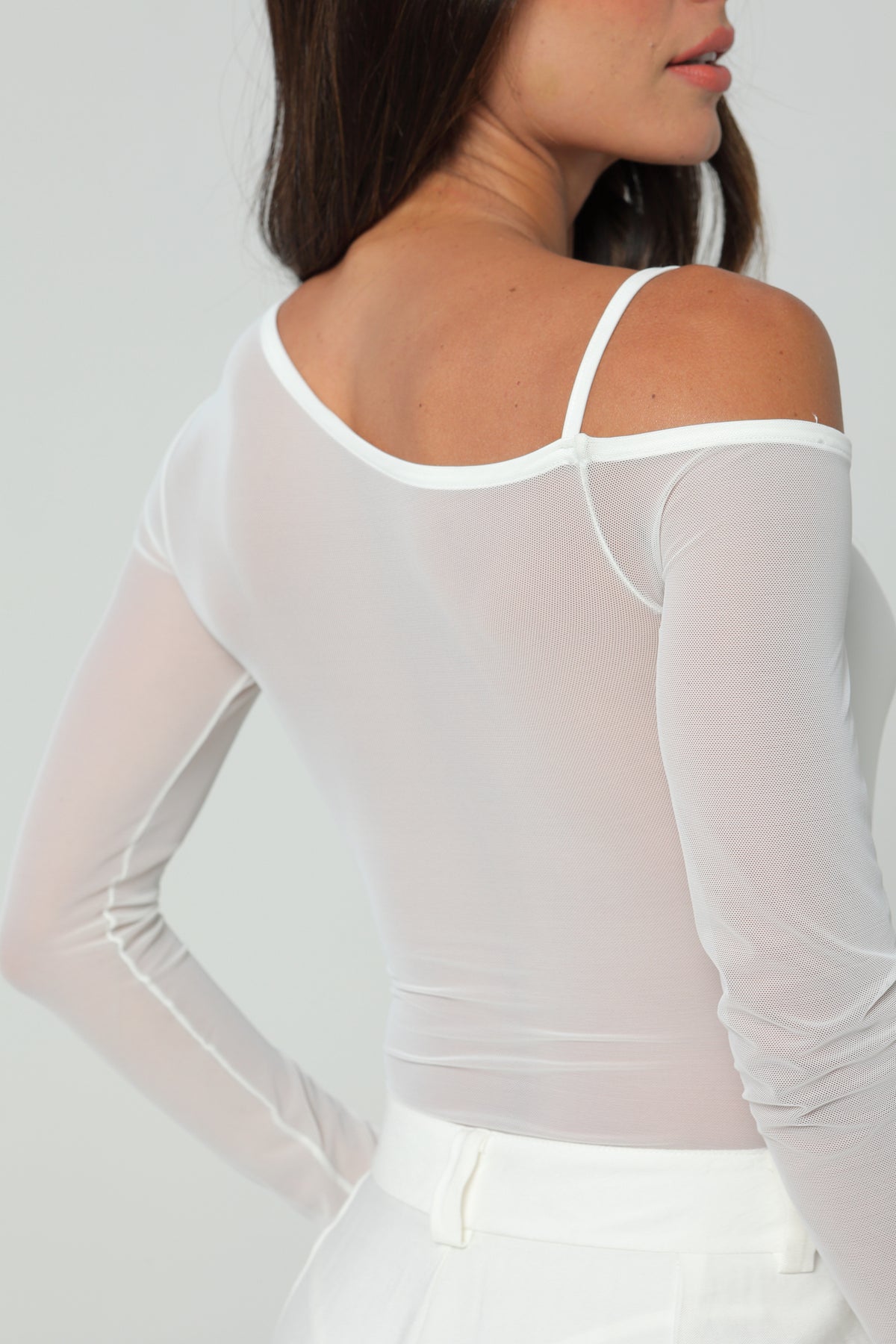 Body Medio Beso de Manga Larga con Transparencias