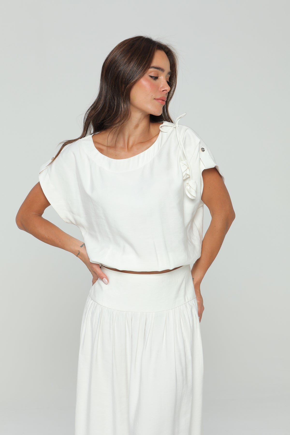 Blusa Raglán con Elástico en Cintura y Detalle en Hombro