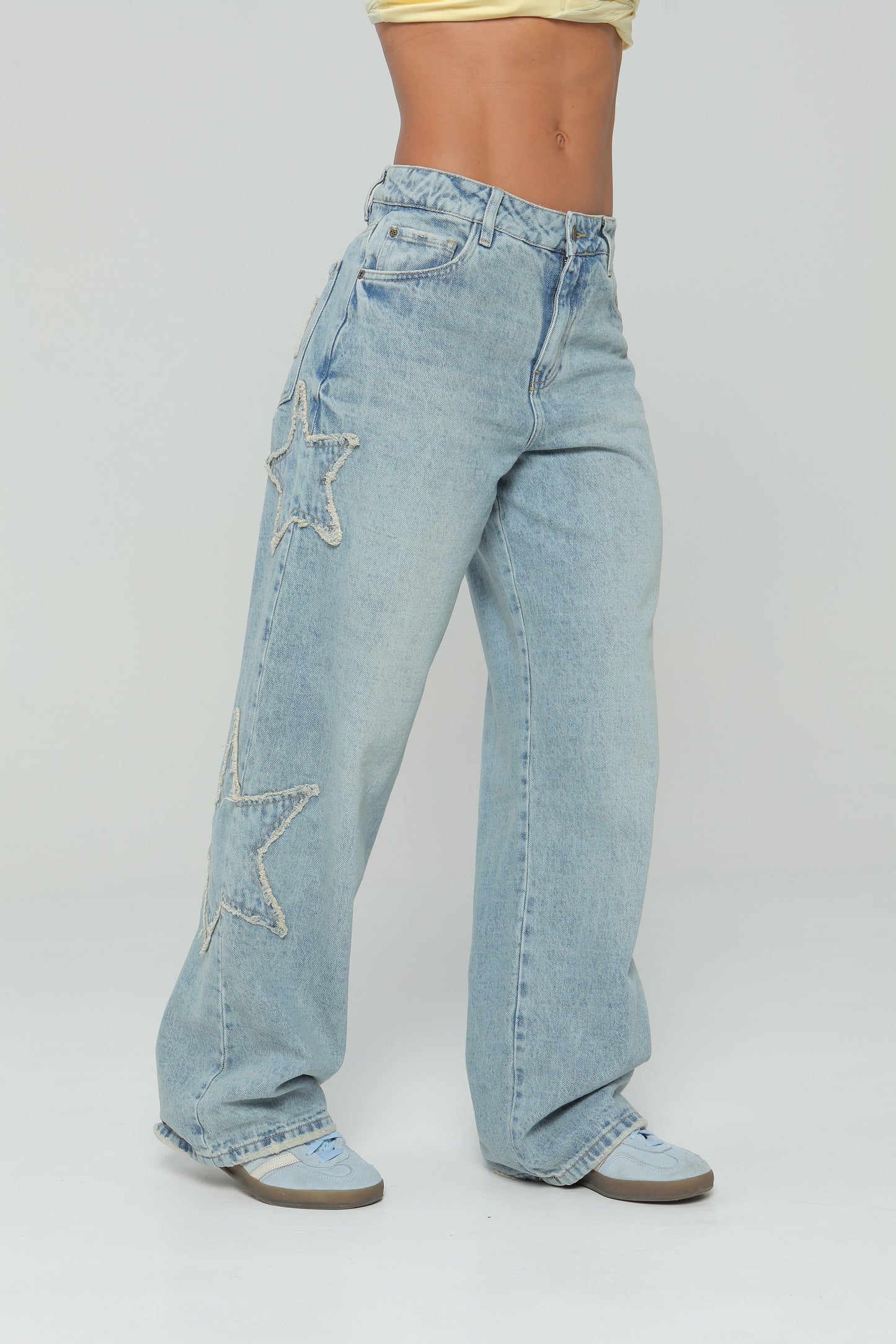 Jeans baggy con estrellas