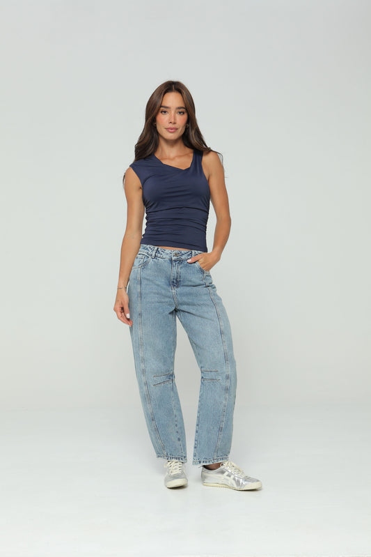 Jeans barrel con pinzas