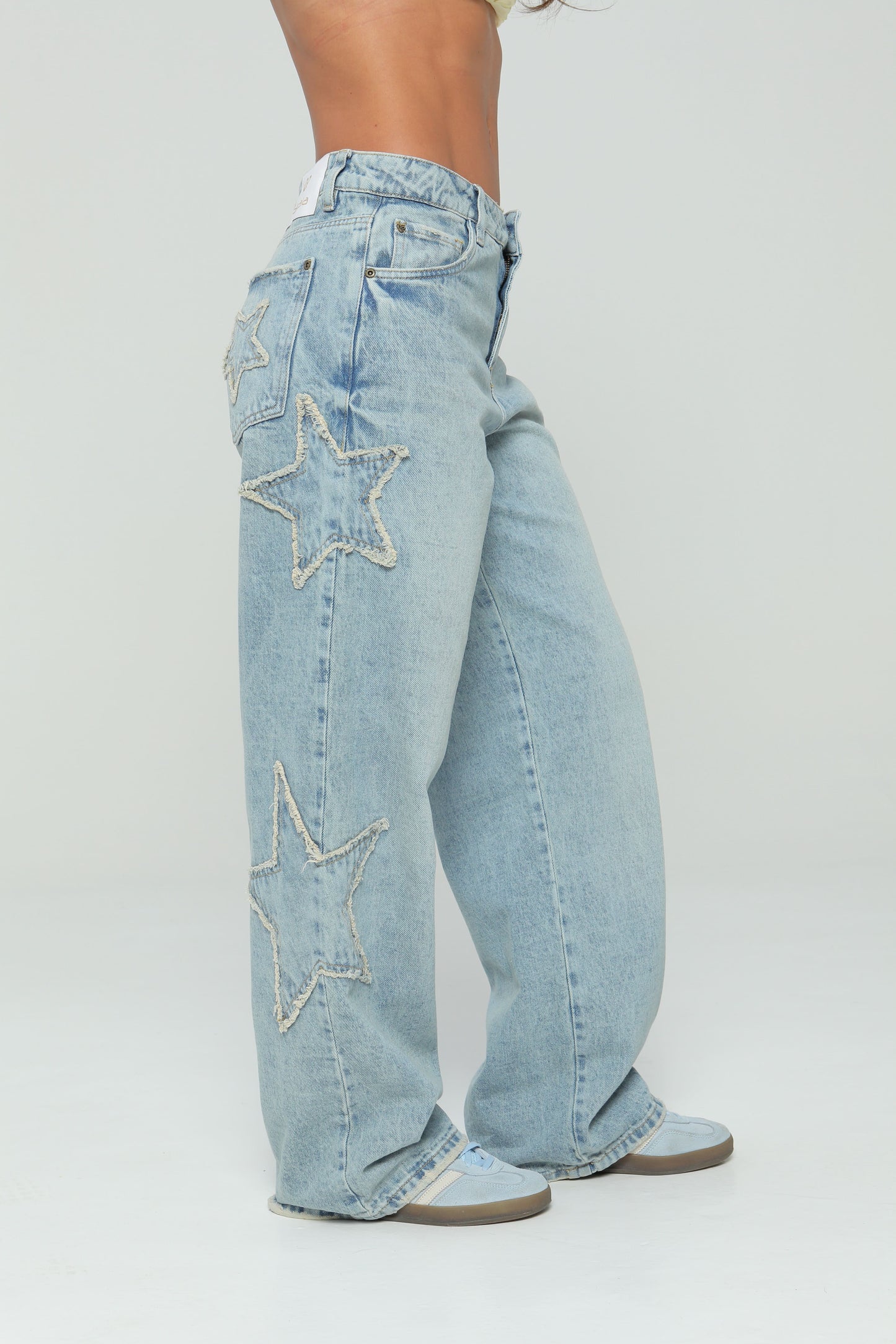 Jeans baggy con estrellas