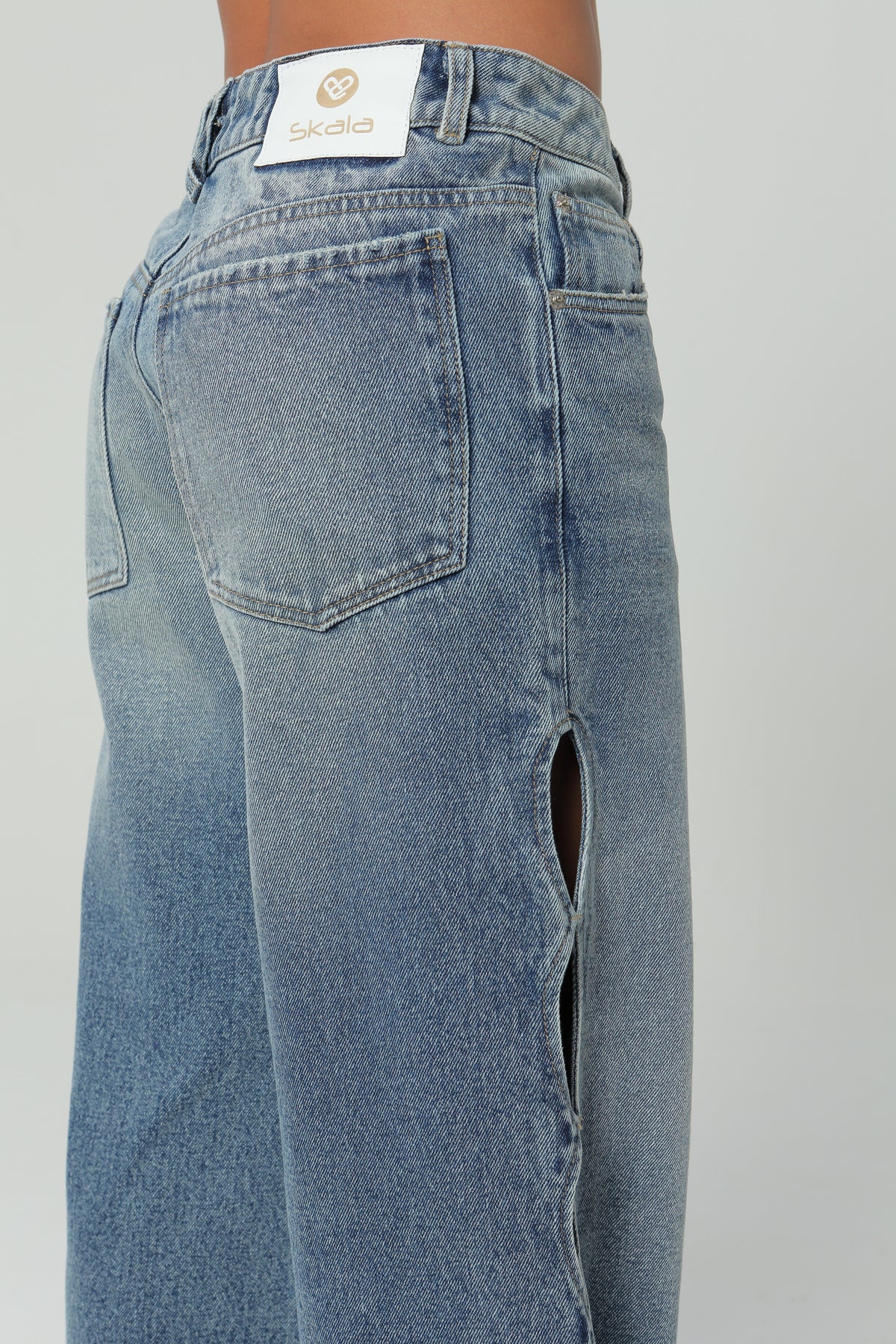 Jeans wide leg abertura en costados