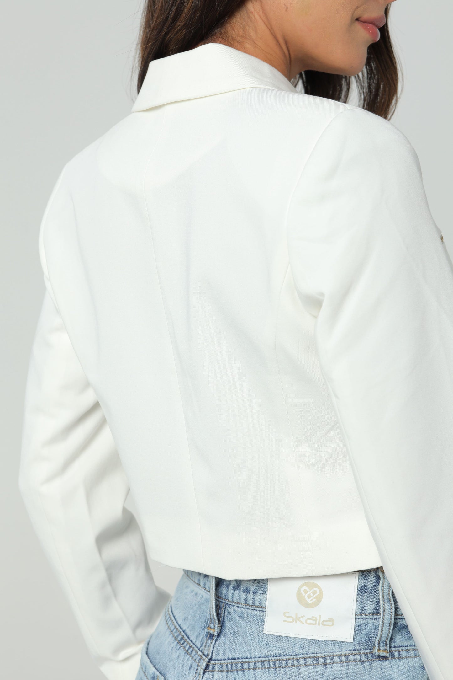 Blazer Corto con Cierres Decorativos