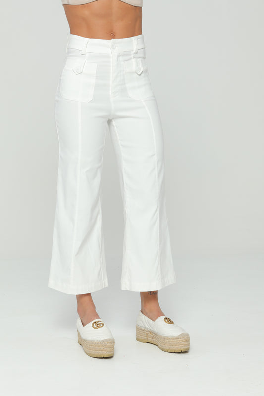 Pantalón culotte con bolsillos en frente