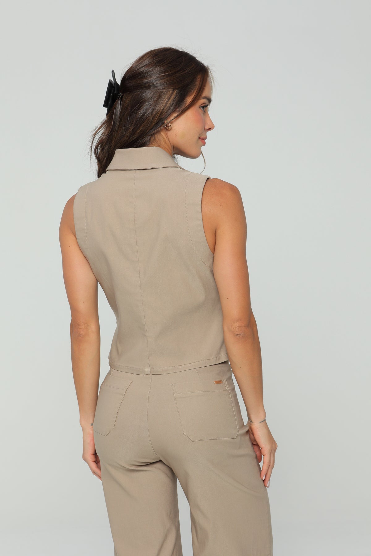 Pantalón culotte con bolsillos en frente